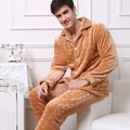 Pigiama da uomo in flanella color cammello con trama a quadri e chiusura a bottoni - L / Giallo