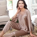 Ensemble pyjama en soie champagne pour femme avec manches longues et bordure dentelle - M / Café Clair