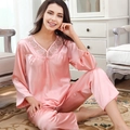 Pijama de seda rosa para mujer con manga larga y bordes de encaje elegantes - M / Rojo Sandía