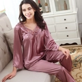 Pijama de seda rosa de 2 piezas con elegante cuello en V de encaje y pantalón largo - M / Rosa empolvado