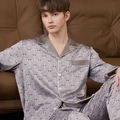 Pigiama da uomo in seta satinata grigio antracite con motivo geometrico a maniche lunghe - L / Grigio Diamante