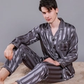 Herren Seidenpyjama Set in Grau gestreift mit Langarm-Oberteil und Satin-Glanz - L / Graue Breite Streifen