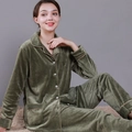 Ensemble pyjama femme vert olive en velours avec texture gaufrée et haut à revers - M / Vert Herbe - Femmes