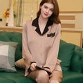 Champagne zijden pyjama set met zwart kant en contrasterende reverskraag voor dames - M / Champagne (Dames)