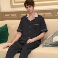 Pigiama da uomo in seta nera con colletto arancione a contrasto e pantaloni coordinati - L / Nero