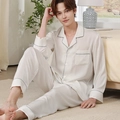 Pigiama da uomo in seta bianco perla con maniche lunghe e profili grigio scuro - L / Bianco