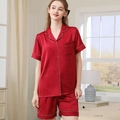 Pyjama femme en satin rouge avec haut à manches courtes et short assorti chic - Rouge Vin (Femme)