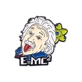 Spilla in smalto Albert Einstein con formula E=MC2 e simbolo dell'atomo verde su bianco - Stile Albert Einstein con Lingua Fuori (XZ4804)