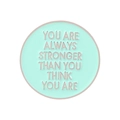 Spilla rotonda in smalto verde menthe con bordo argento e citazione ispiratrice - Verde Menta (XZ5282)