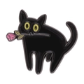 Broche chat noir mignon en émail avec une rose rose en alliage métallique poli - Chat Assis Mordant une Rose Rose (XZ8370)