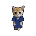 Pin de gato naranja médico con uniforme de cirugía azul y estetoscopio profesional - Gato Médico con Ropa Quirúrgica (UVXZ095)