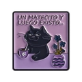 Pin de esmalte con gato negro bebiendo mate y frase Un matecito y luego existo - Estilo Gato Negro Bebiendo Té Mate (QHXZ5092)