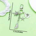 Silberner Schlüsselanhänger mit Seestern- und Muschel-Anhängern, Maße angezeigt - 【antike Silberne Tür- Und Schlüsselanhänger-dekoration Mit Meeresmuschel Segelboot Ahornblatt Und Türanhänger】22 X 108 Cm – 153 G – Er2175
