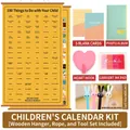Set calendario da parete 100 sfide per coppie con rulli in legno, timbro e penna - Set Accessori / Pergamena Genitore-Figlio Gialla