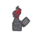 Spilla smaltata accendino steampunk gotico con fiamma rossa e scritta 'Burn It All' - Burn It All Accendino Fiamma del Demone