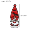 Cartoon-Gnom-Emaille-Brosche hält rotes Herz mit Buchstabe E und Fledermaushut - Fledermaus Hut Gnom (E) (XZ3074-2)
