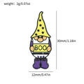 Épinglette de gnome de Noël en émail jaune et violet avec le texte Boo - Xz3073-5