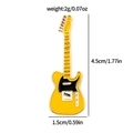 Spilla in smalto a forma di chitarra gialla e nera con dimensioni per accessori - Giallo Brillante (PM0008-4)