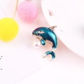 Blauwe emaille orka broche met fonkelende kristallen en een witte parel op roze - Koningsblauw
