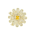 Goldene Blumenbrosche mit gelbem quadratischem Stein und Pavé-Zirkonia-Blütenblättern - Gelber Blumenstil (TD158)