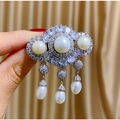 Elegant pearl brooch with white zircon tassels and crystal inlay for formal suits - Natural Pearl Style / Silver (TB1181)