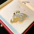 Eleganter Schmetterling-Brosche Gold mit Kristallen, 3.0cm x 1.9cm in Schmuckschatulle - Marquise Zirkonia Schmetterlingsstil (D165)