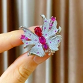 Elegante broche magnético de mariposa con microcircones y adornos de piedras rojas - Mariposa Roja Púrpura Con Hebilla Magnética De Zirconia (C352)