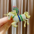 Exquisite vergoldete Einhorn-Brosche mit bunten Zirkonia-Inlays und filigranen Flügeln - Einhorn-Stil (B1883)