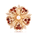 Spilla fiore vintage con strass multicolori, perle e petali dorati traforati - Oro (B299-A)