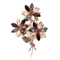 Broche de ramo lujoso con cristales multicolores y pétalos dorados en fondo blanco - B321-a