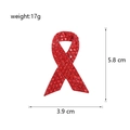 Gedetailleerde afmetingen van de rode HIV-broche met rode strassteentjes en gewicht van 17g - Rood Lint Stijl (DLA031-A)