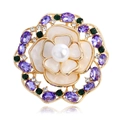 Elegante broche de camelia con perlas, cristales y chapado en oro sobre blanco - Estilo Esmalte Dorado (B319-B) / Dorado