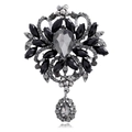 Dettaglio macro di spilla floreale vintage in argento con cristalli grigi a goccia e strass - Argento Grigio (B308-C)