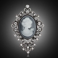 Vintage-Cameo-Brosche mit weißem Frauenprofil und funkelnden Straßsteinen auf Silberrahmen - Altsilber (C054-A)