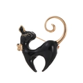 Detalle de un broche de gato de esmalte negro de estilo vintage con detalles dorados - Estilo Gato Negro (C282-B)