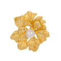 Broche de peonía mate dorado con perla y diamantes en pétalos texturizados de doble capa - Estilo Peonía (FG060-A)