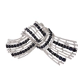 Broche nœud vintage argentée avec strass bleu foncé sur un fond blanc minimaliste - Argent Bleu (FG098-B)