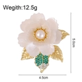 Broche pivoine avec centre en perle et feuilles de strass, taille 5,0 x 4,5 cm - Style Floral Trèfle Rose (AL005-A)