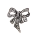 Vintage Silberne Schleifenbrosche mit Hohlmustern und drei zentralen Glitzersteinen - Antiksilber (C728-B)