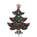 Detail van kerstboomspeld met groene kristallen en rode strass-steentjes op zilveren voet - Groene Kerstboom Stijl (C248-A)