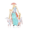 Emaille-Brosche mit einer eleganten Frau, die zwei gefleckte Windhunde an der Leine führt - Stil B (Türkises Kleid/Roter Hut)(C540-B)
