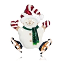 Broche bonhomme de neige de Noël en émail avec rayures colorées et décor de patinage - Style de Bonhomme de Neige à Patins (B153-A)
