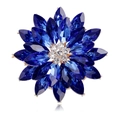Détails de la broche fleur avec pétales en cristal bleu et strass blancs étincelants - Bleu foncé