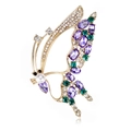 Elegante spilla a farfalla con cristalli viola e perla, vista dall'alto su bianco - Stile Farfalla Viola (AL149-A)