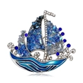 Elegante broche de velero con cristales azules y esmalte degradado en acabado plata - Azul (A049-A)