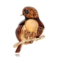 Goldene Vogelbrosche mit braunem Emaille und Bernstein-Kristall auf weißem Hintergrund - Brauner Stil (C242-C)