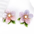 Detail of elegant shell flower earrings with pink petals, white pearls and gold accents - Pink Purple Gradient Flower (C485-B)