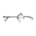 Spilla a testa di cavallo in metallo argentato lucido con design equestre su fondo bianco - Stile Testa di Cavallo Argentata (D095-B) / Argento