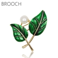 Broche dorado con hojas de esmalte verde y perla blanca, accesorio de moda elegante - Hoja Verde