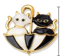 Charmante broche chat en émail avec deux chatons dans un parapluie noir et blanc - Style Deux Chats sous Parapluie (XZ5-278)